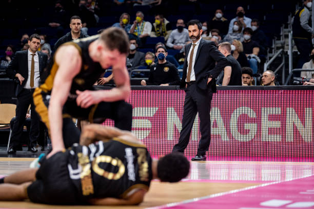 在其中起到 在其中起到