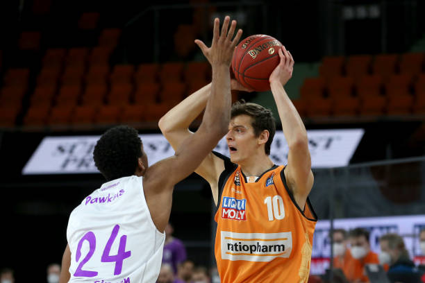 它为广大球 它为广大球